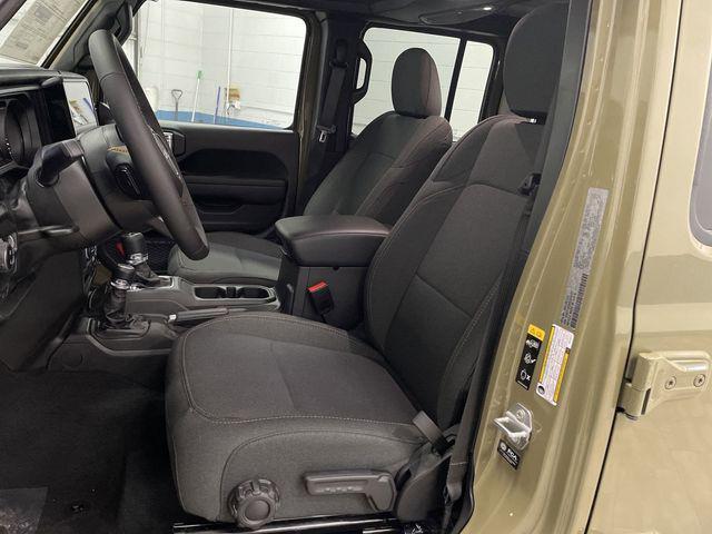 new 2025 Jeep Gladiator car, priced at $43,403
