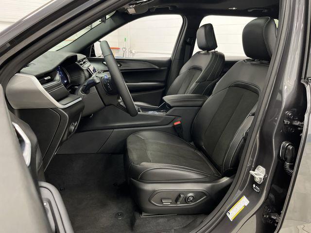 new 2025 Jeep Grand Cherokee L car, priced at $42,562