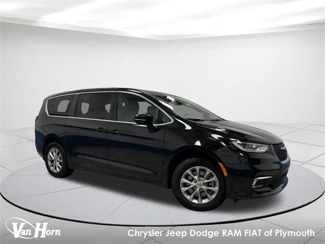 new 2025 Chrysler Pacifica car, priced at $45,593