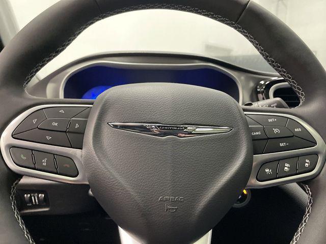 new 2025 Chrysler Pacifica car, priced at $44,126
