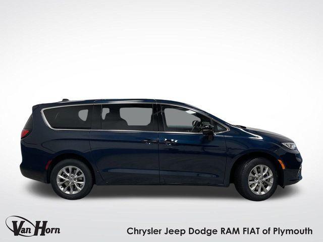 new 2025 Chrysler Pacifica car, priced at $43,374