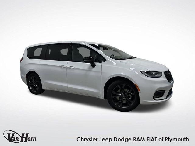 new 2026 Chrysler Pacifica car, priced at $42,240