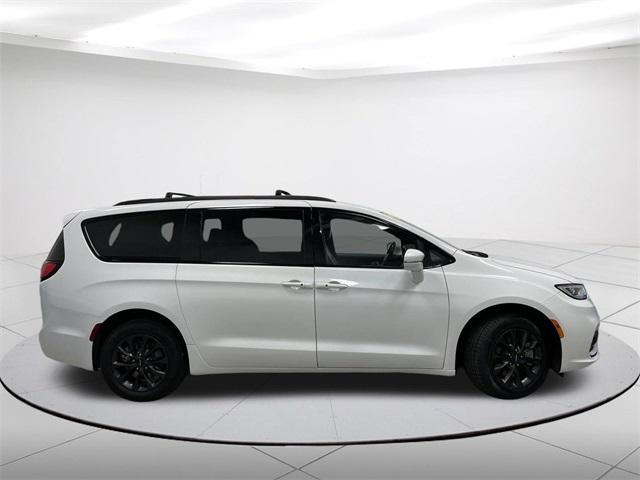 used 2021 Chrysler Pacifica car, priced at $30,604