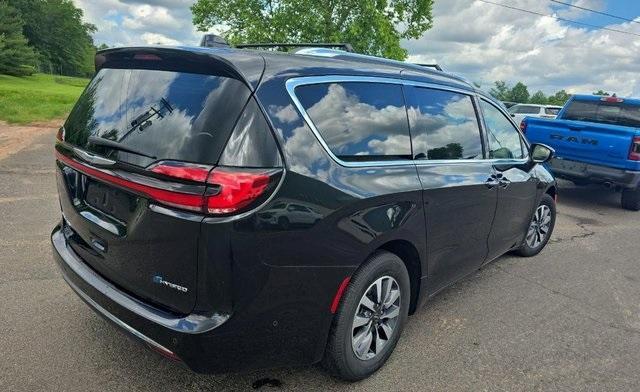 used 2021 Chrysler Pacifica Hybrid car, priced at $25,038