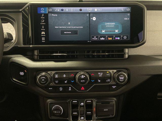 new 2025 Jeep Wrangler car, priced at $44,956