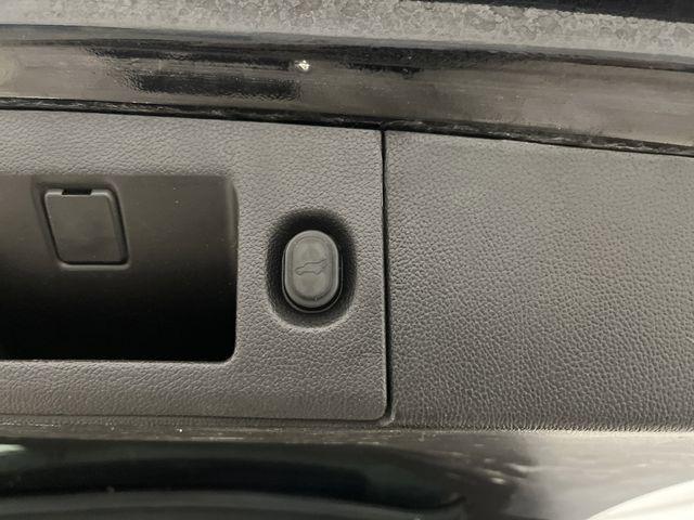 used 2017 GMC Yukon XL car, priced at $26,287