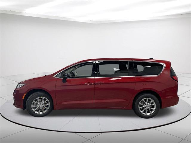 new 2024 Chrysler Pacifica car, priced at $41,941