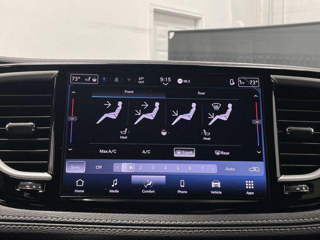 new 2025 Chrysler Pacifica car, priced at $43,886