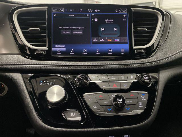 new 2025 Chrysler Pacifica car, priced at $43,886