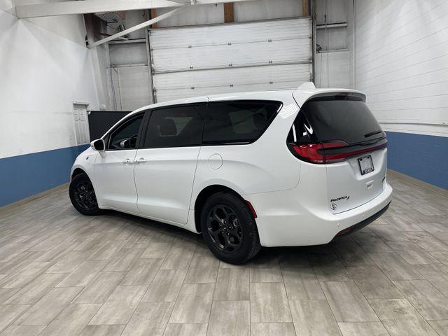 used 2022 Chrysler Pacifica Hybrid car, priced at $30,000