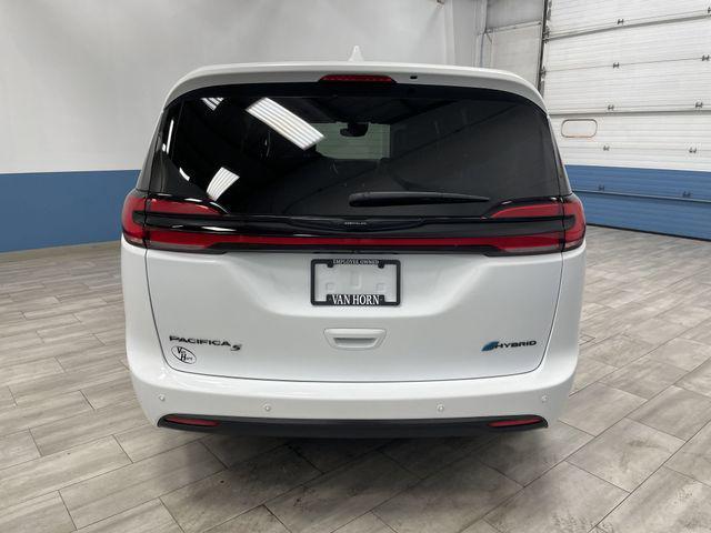 used 2022 Chrysler Pacifica Hybrid car, priced at $30,000