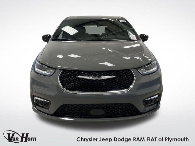 new 2025 Chrysler Pacifica car, priced at $42,535