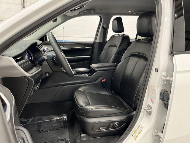 used 2023 Jeep Grand Cherokee car, priced at $29,000