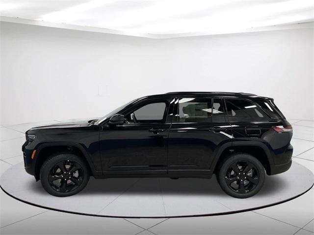 new 2025 Jeep Grand Cherokee car, priced at $48,102