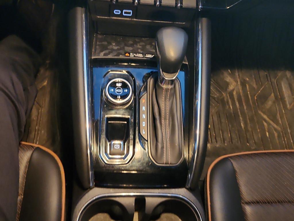 used 2024 GMC Canyon car, priced at $41,954