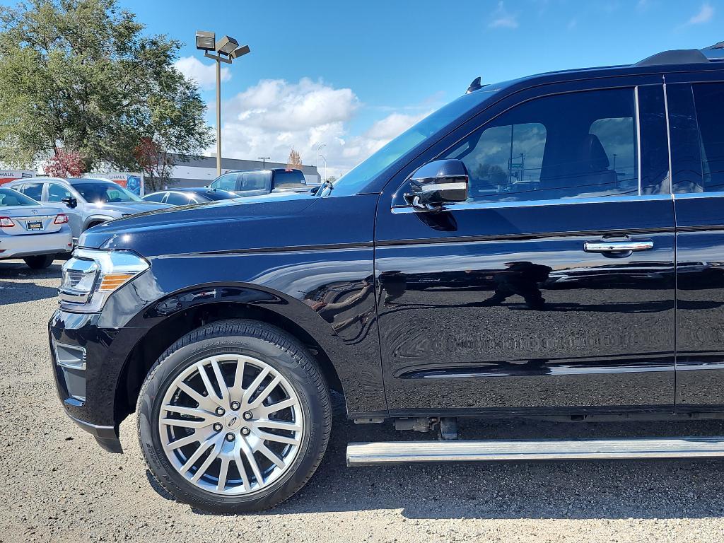 used 2024 Ford Expedition car, priced at $64,589