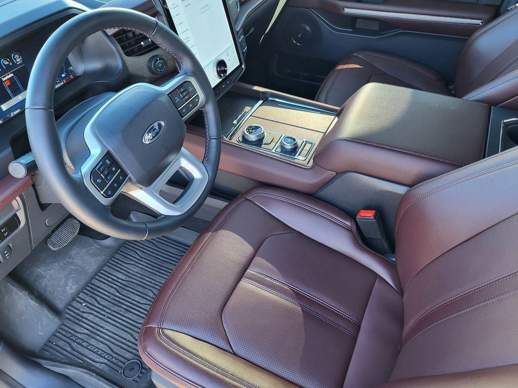 used 2024 Ford Expedition car, priced at $63,774