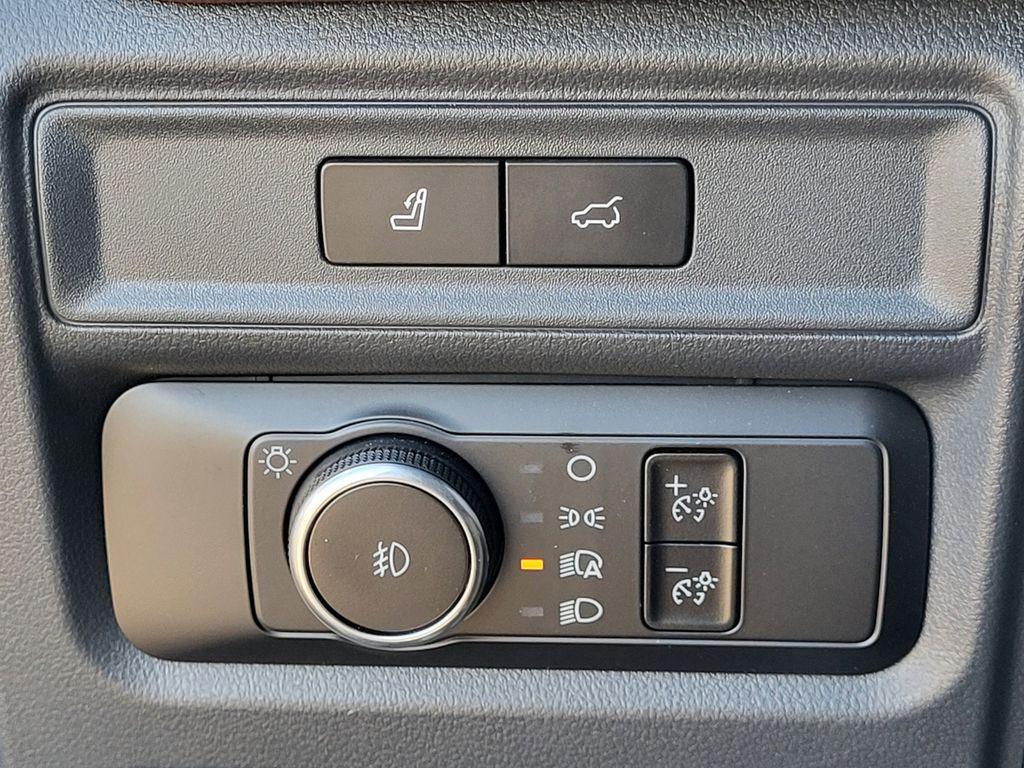 used 2024 Ford Expedition car, priced at $63,774