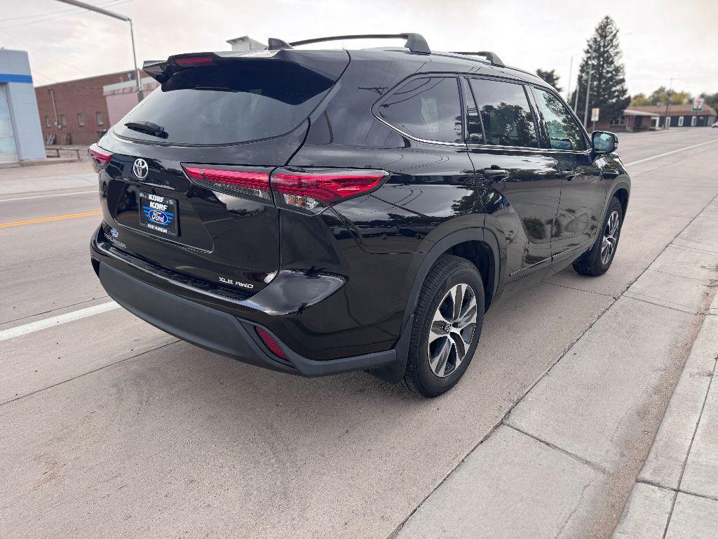 used 2021 Toyota Highlander car, priced at $29,431