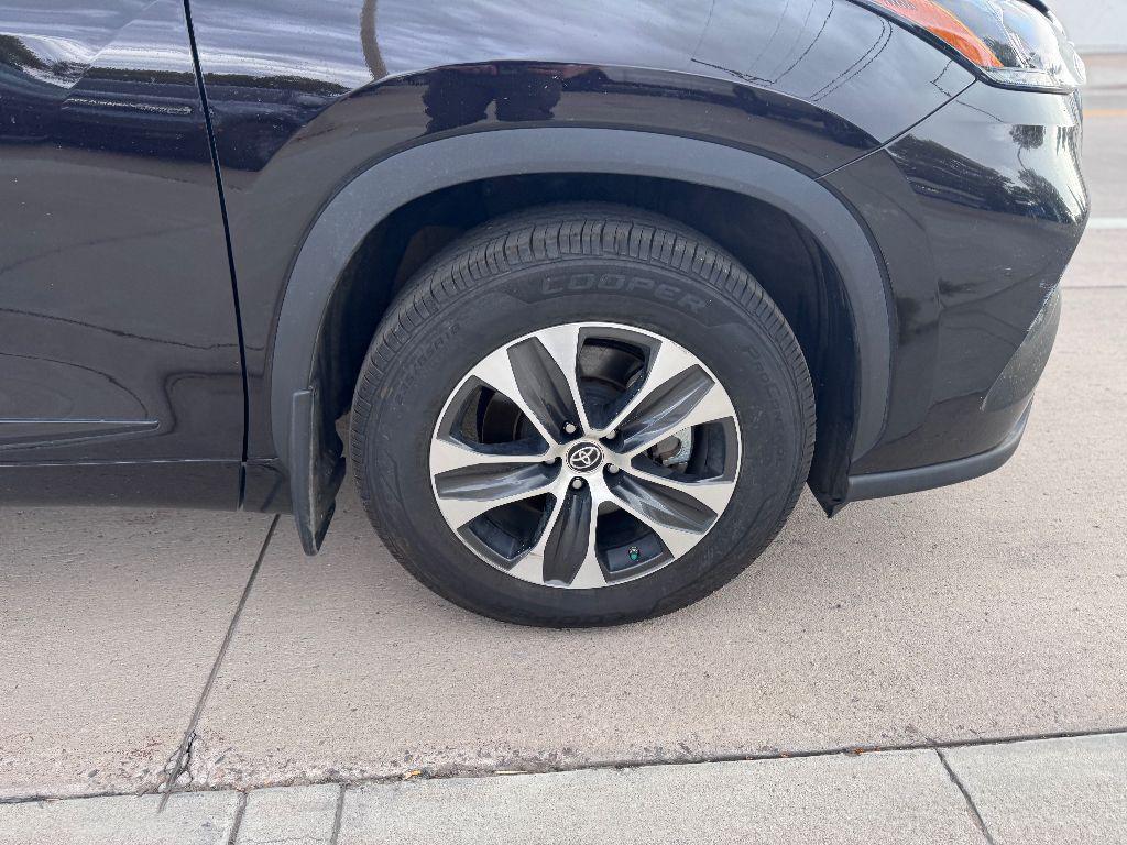 used 2021 Toyota Highlander car, priced at $29,431