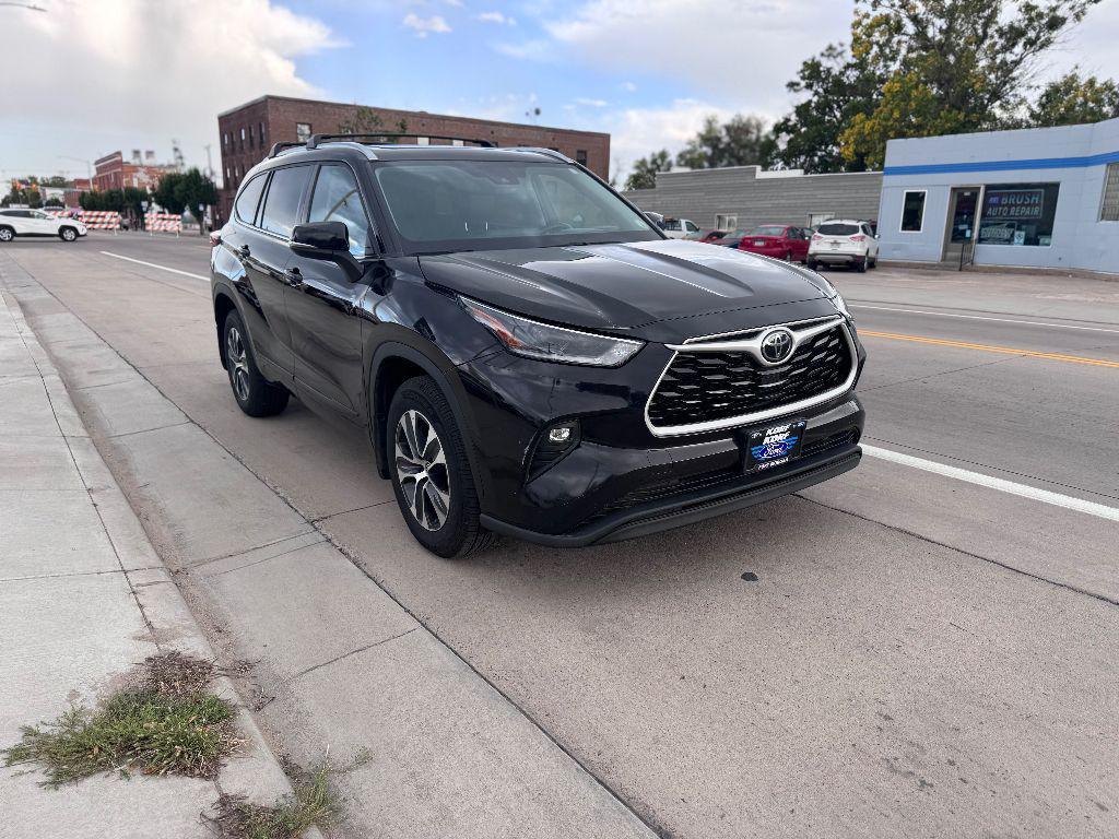 used 2021 Toyota Highlander car, priced at $29,431