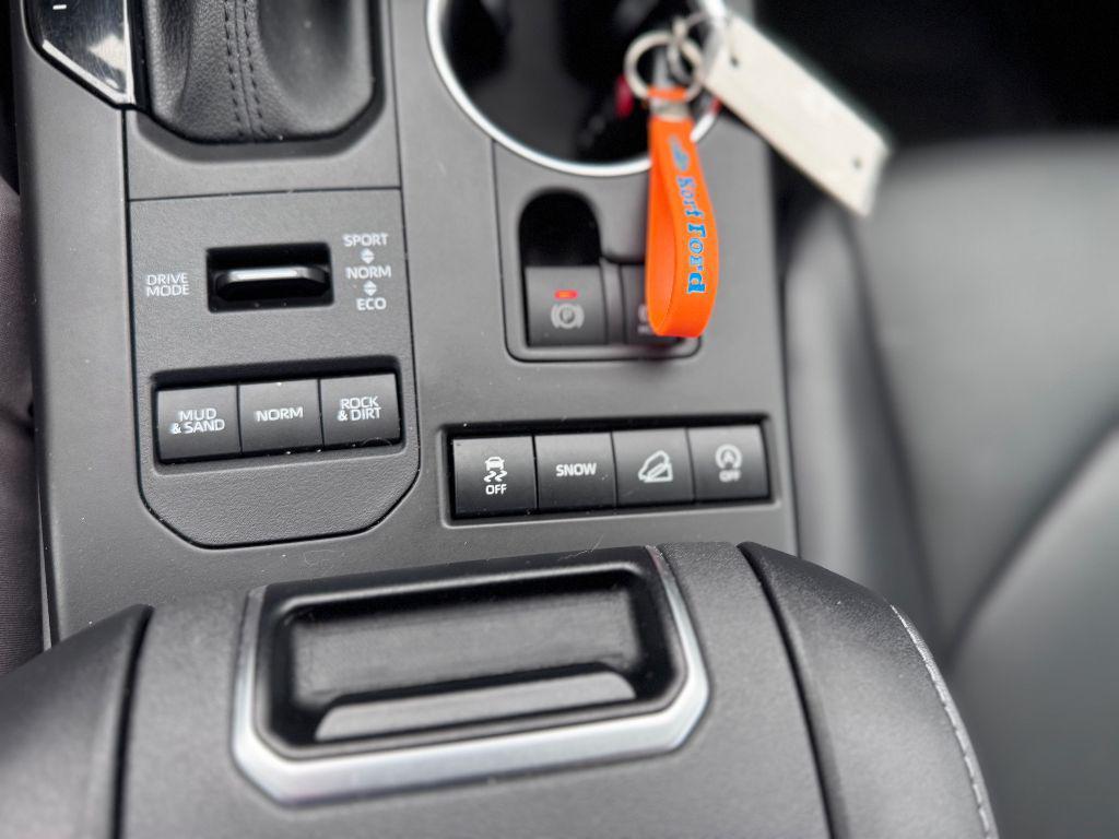 used 2021 Toyota Highlander car, priced at $29,431