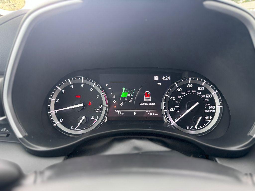 used 2021 Toyota Highlander car, priced at $29,431