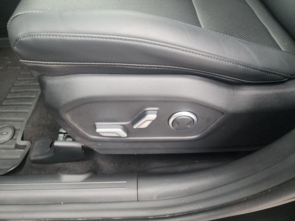 used 2025 Hyundai Santa Fe car, priced at $31,858