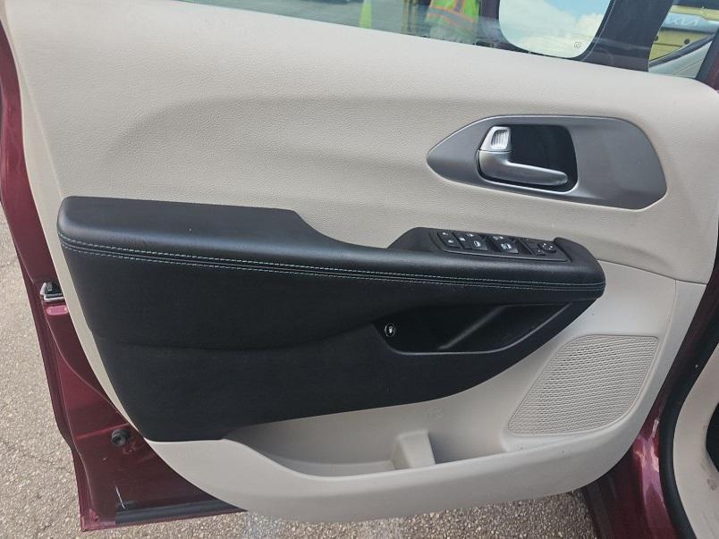used 2018 Chrysler Pacifica Hybrid car, priced at $9,997