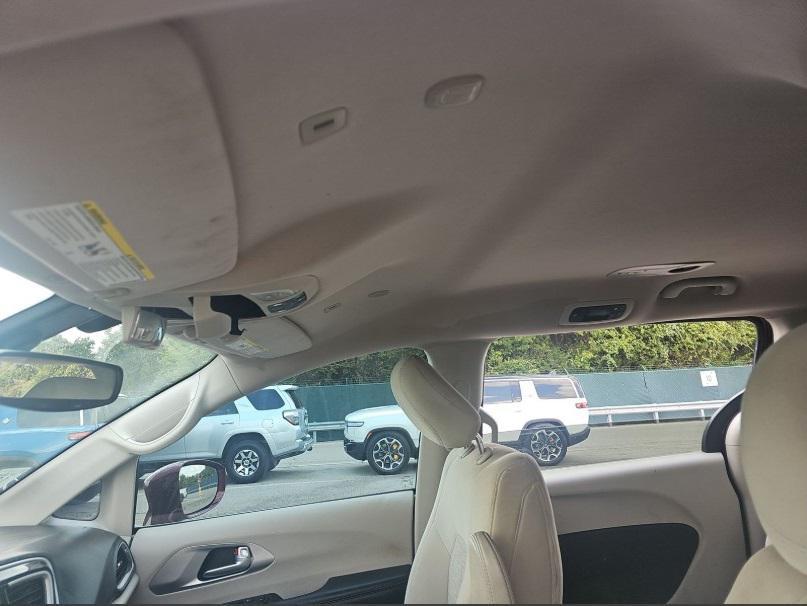 used 2018 Chrysler Pacifica Hybrid car, priced at $9,997