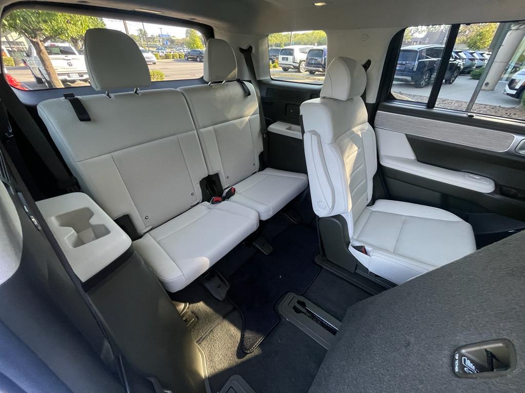 used 2025 Hyundai Santa Fe car, priced at $45,174