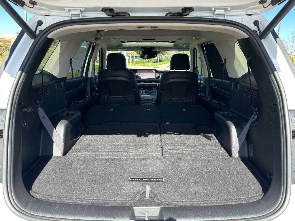 used 2025 Hyundai Palisade car, priced at $47,273