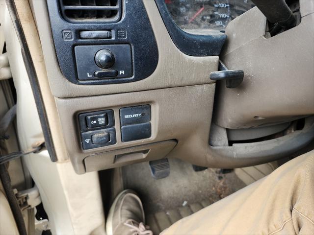 used 1997 Nissan Pathfinder car