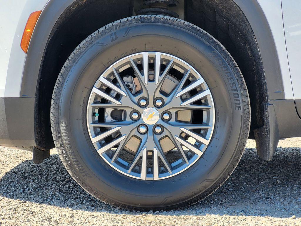 used 2024 Chevrolet Traverse car, priced at $34,236