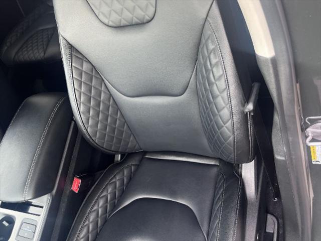 used 2024 Ford Edge car, priced at $30,452