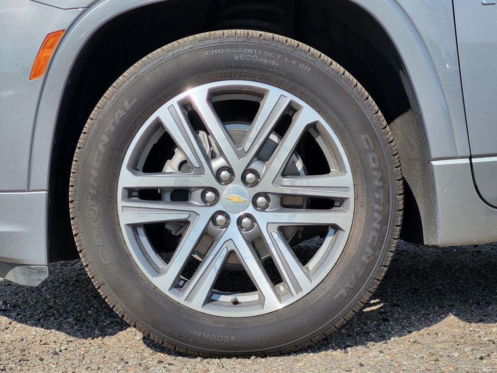 used 2023 Chevrolet Traverse car, priced at $36,992