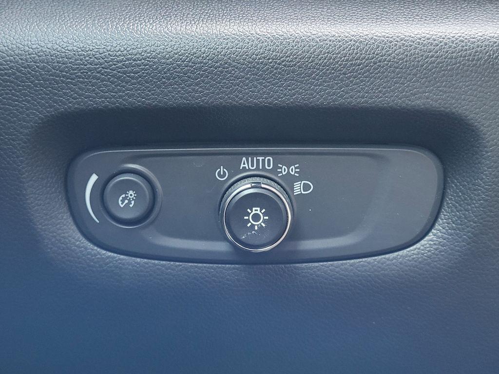 used 2023 Chevrolet Traverse car, priced at $36,992