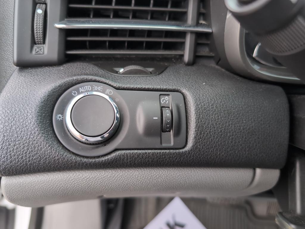 used 2015 Chevrolet Malibu car, priced at $11,854