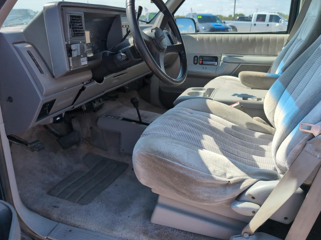 used 1993 Chevrolet Suburban car, priced at $8,495
