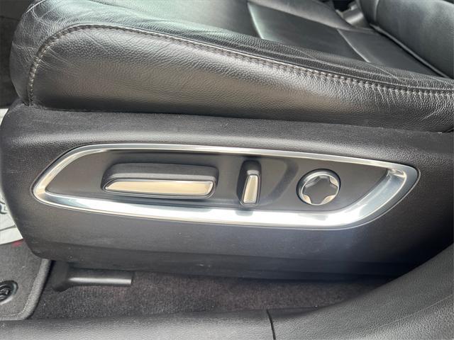 used 2019 Acura MDX car, priced at $24,274
