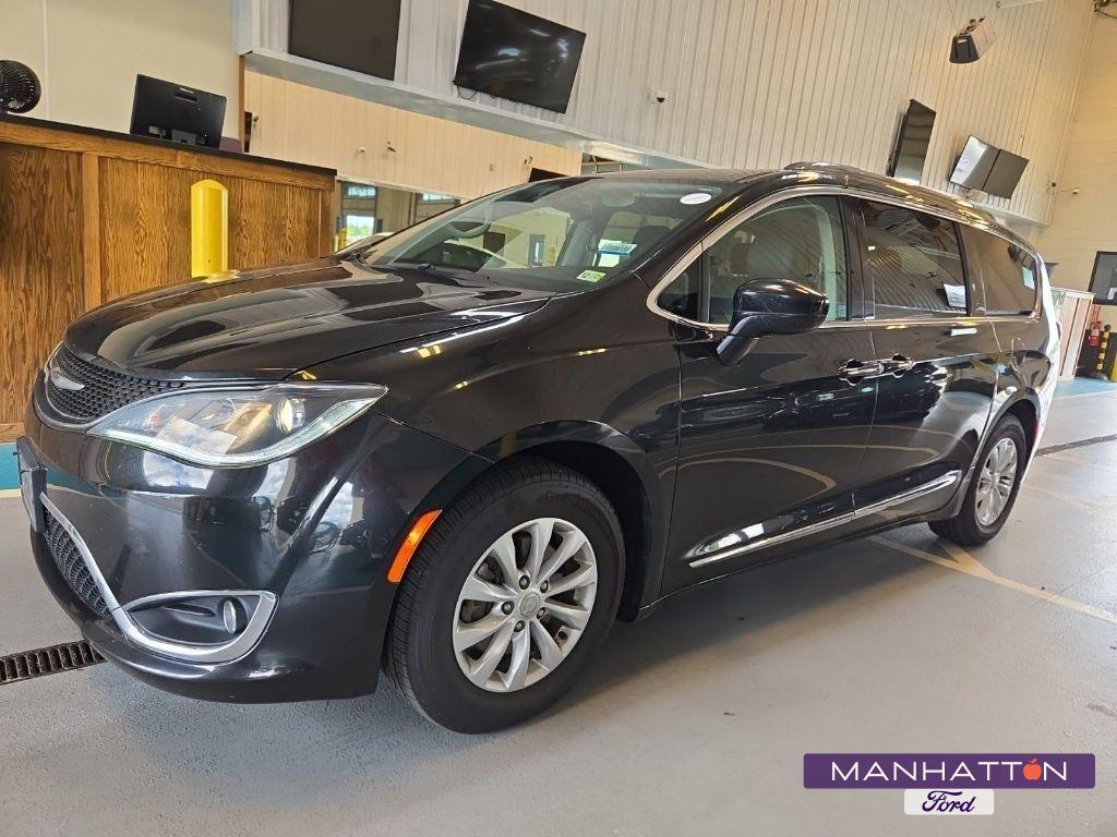 used 2019 Chrysler Pacifica car, priced at $15,480