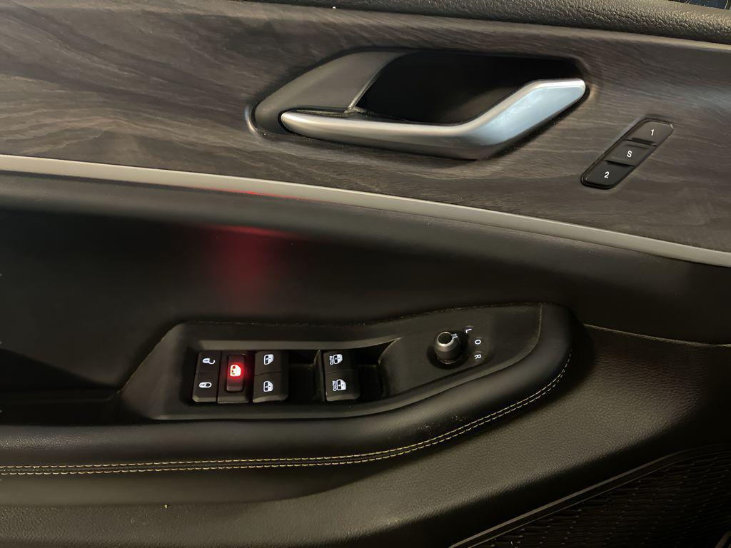 used 2023 Jeep Grand Cherokee car, priced at $28,495