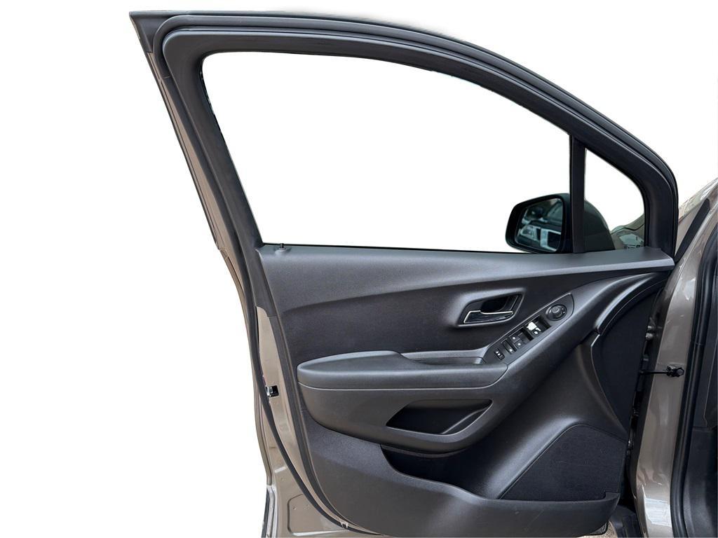 used 2021 Chevrolet Trax car, priced at $14,271