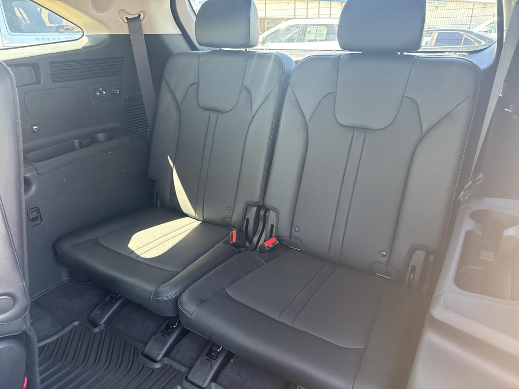 used 2023 Kia Sorento car, priced at $38,087