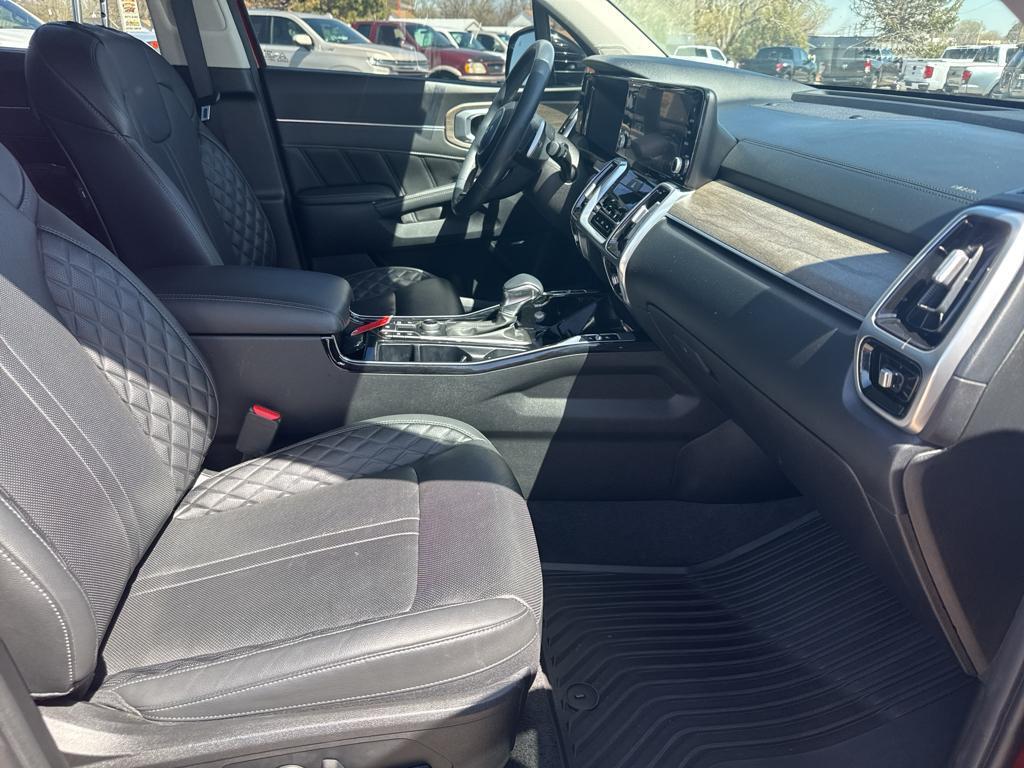 used 2023 Kia Sorento car, priced at $38,087