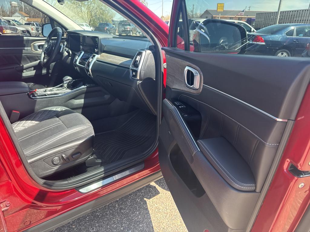 used 2023 Kia Sorento car, priced at $38,087