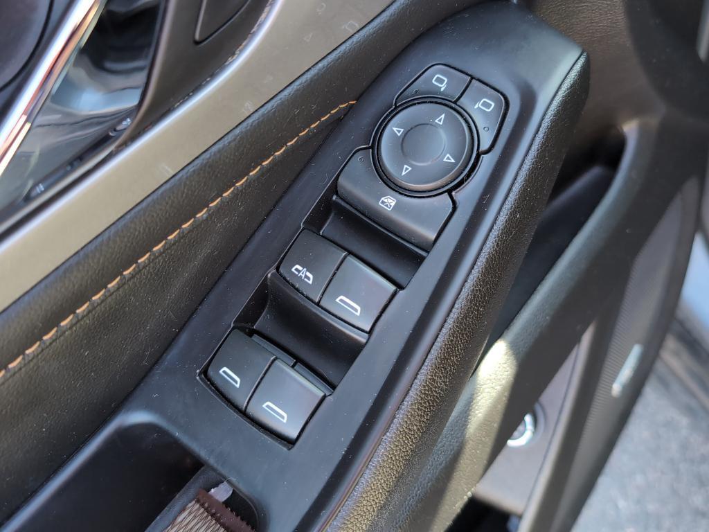 used 2021 Chevrolet Traverse car, priced at $28,489