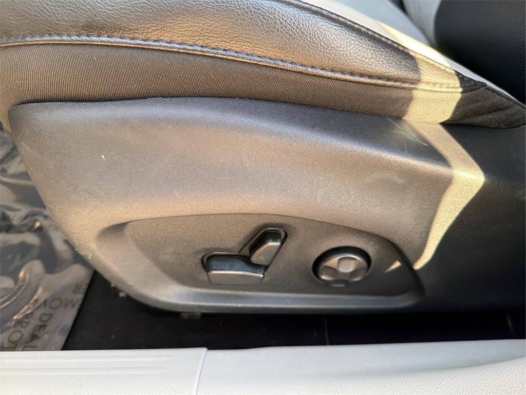 used 2018 Jeep Compass car, priced at $14,324