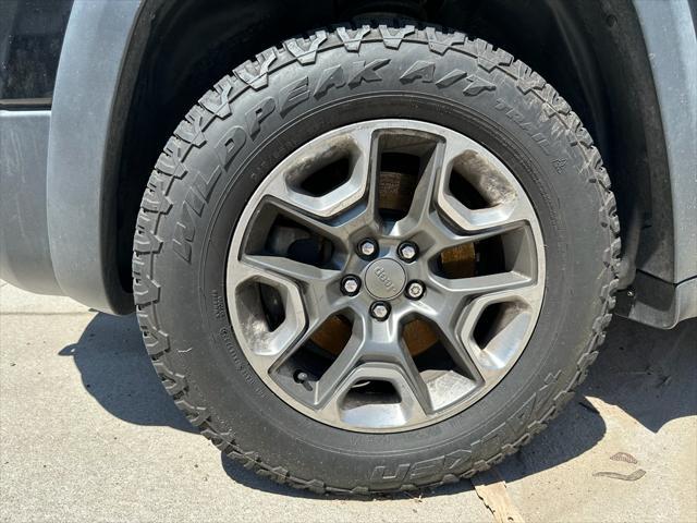 used 2019 Jeep Cherokee car, priced at $15,492