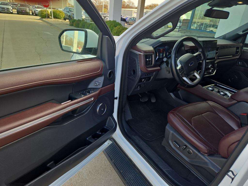 used 2024 Ford Expedition car, priced at $50,450